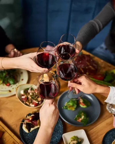 The perfect location for a nice dinner at the Van Baerlestraat Amsterdam