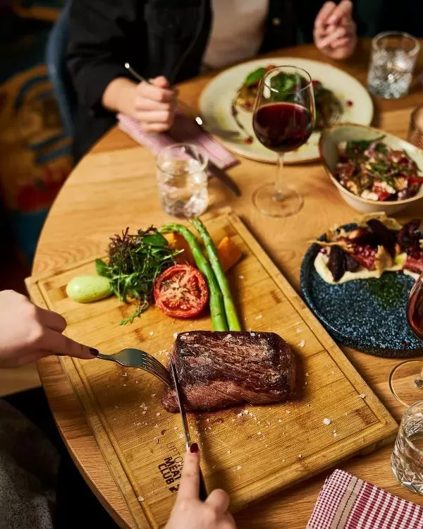  Best steak house amsterdam for dry aged steaks, chicken and beef tenderloin