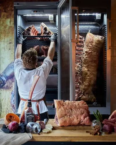 Vlees restaurant Vondelpark met dry aged entrecote en meer